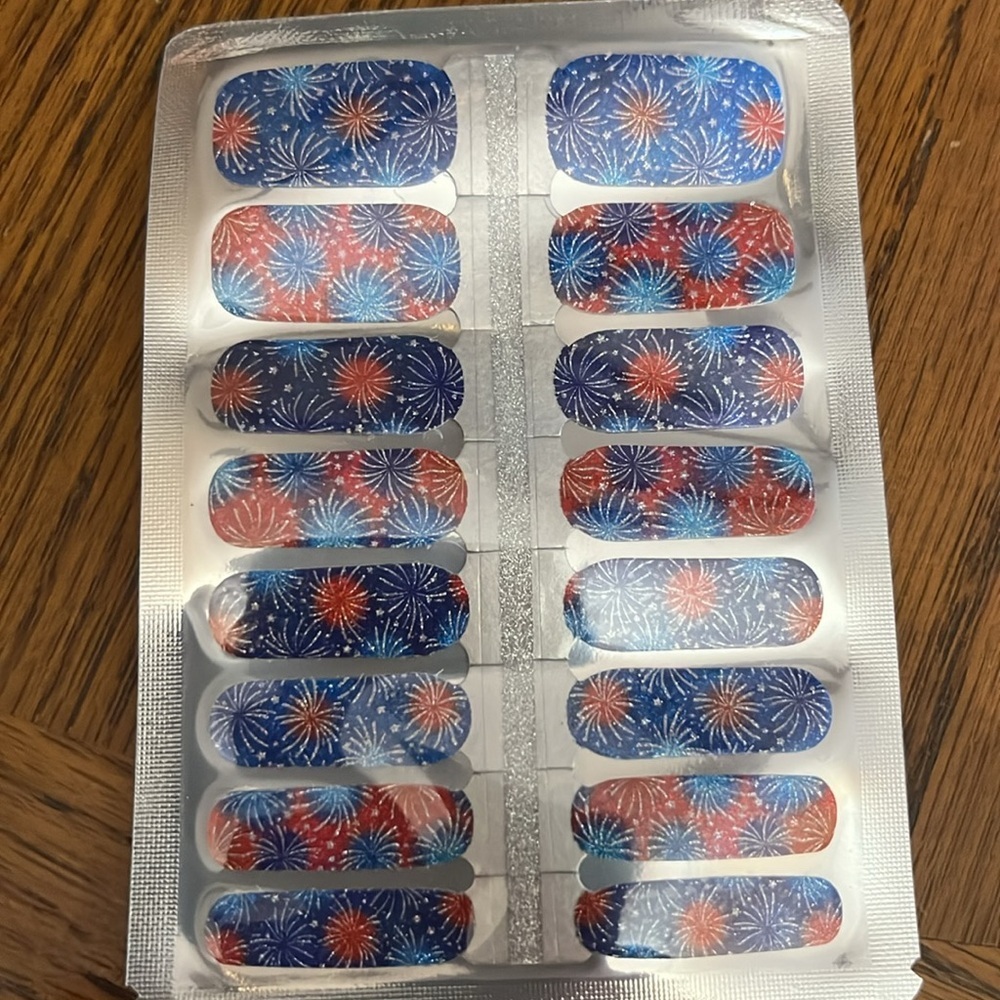 6 Assorted Nail Wraps Set - Picture 6 of 8